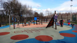 plac-zabaw-ledochowskiej2.jpg
